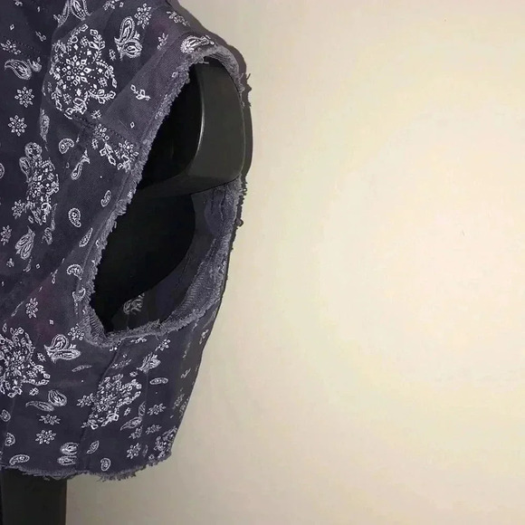 Levi Strauss & Co. Bandana Vest Size M—B4 - Picture 4 of 6